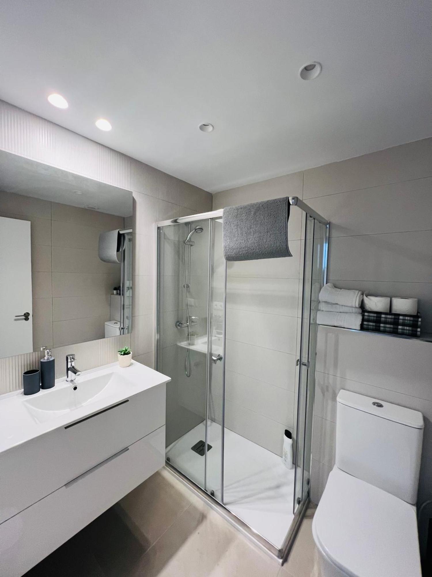 Sostoa Homes Malaga Exterior photo